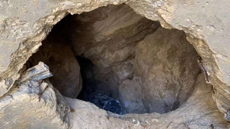 Atık su hattından çıktı! İşçiler görünce yetkililere haber verdi 4