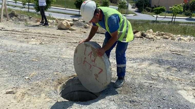 Atık su hattından çıktı! İşçiler görünce yetkililere haber verdi 1