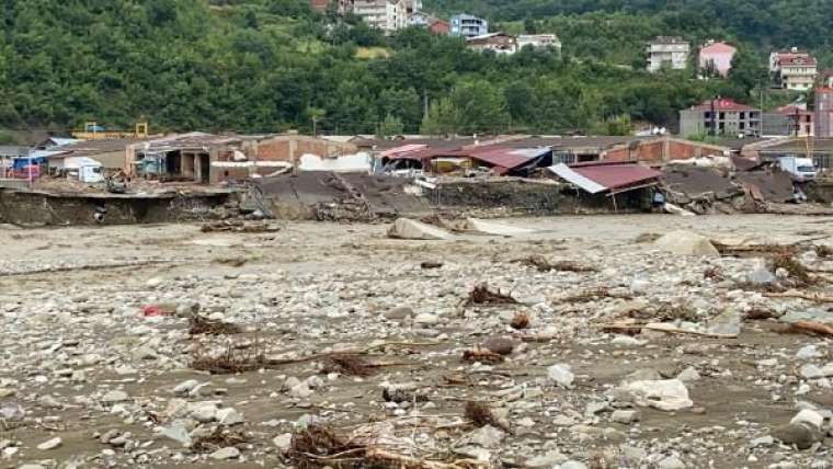 Sel felaketinin etkisi gün ağarınca ortaya çıktı! Korkunç görüntüler 17