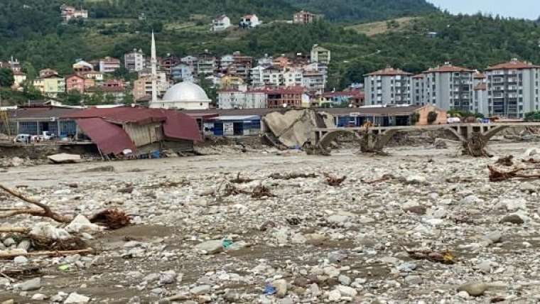 Sel felaketinin etkisi gün ağarınca ortaya çıktı! Korkunç görüntüler 19