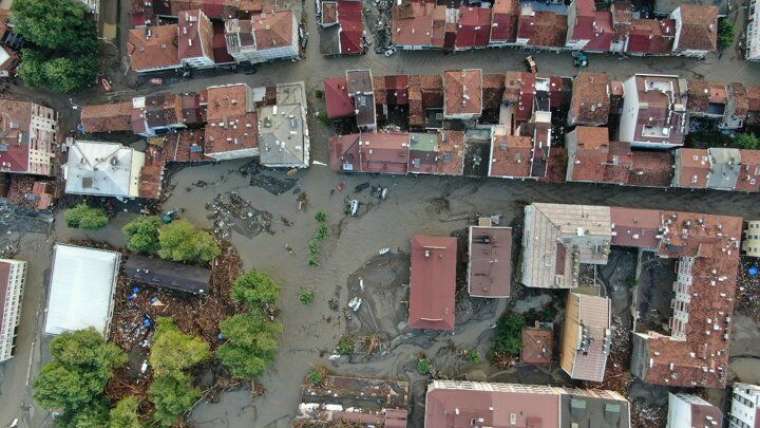 Sel felaketinin etkisi gün ağarınca ortaya çıktı! Korkunç görüntüler 22