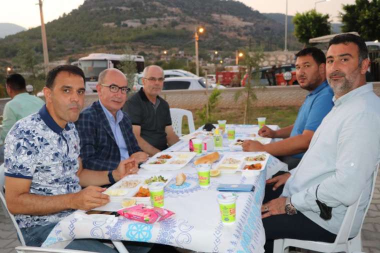 Alevi Kültür Derneği Silifke Şubesinden iftar yemeği 1