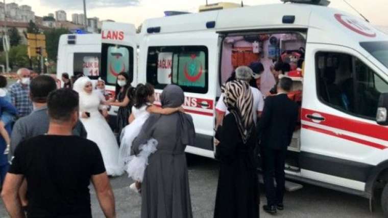 Haberi alan gelin düğünü bırakıp ambulansa koştu 5