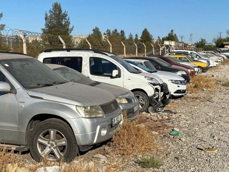 Otoparkta yatan servet! Toprağa gömülü halde bekliyorlar 7