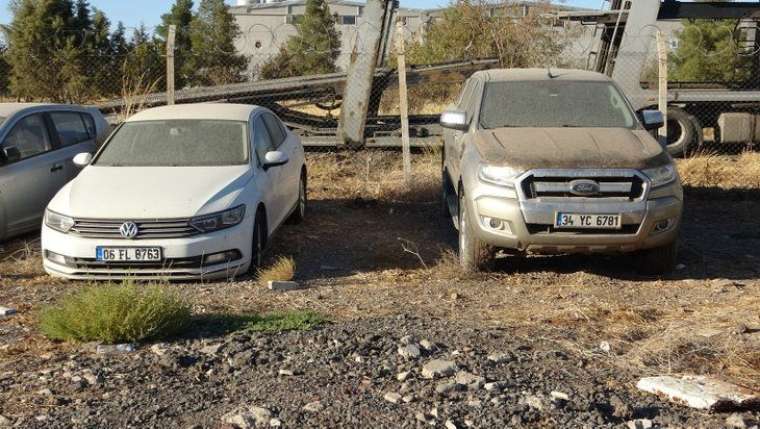 Otoparkta yatan servet! Toprağa gömülü halde bekliyorlar 10