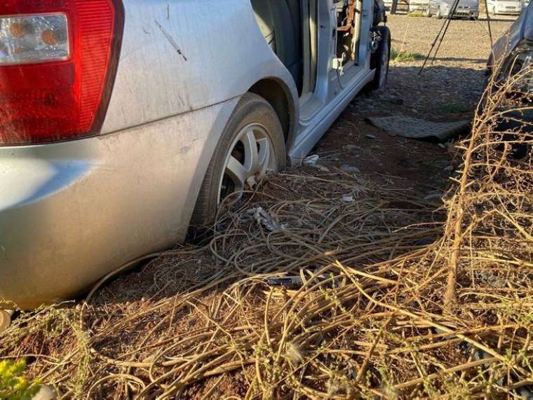 Otoparkta yatan servet! Toprağa gömülü halde bekliyorlar 12