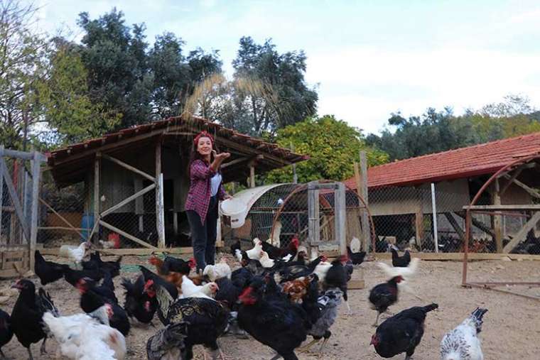 Kariyerini bırakıp köye yerleşti, yeni hayatı herkesi şaşırtıyor 1