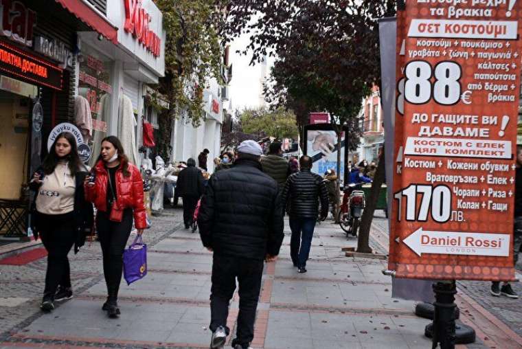 Akın akın geliyorlar: Günde 500 euro harcayanlar var 1