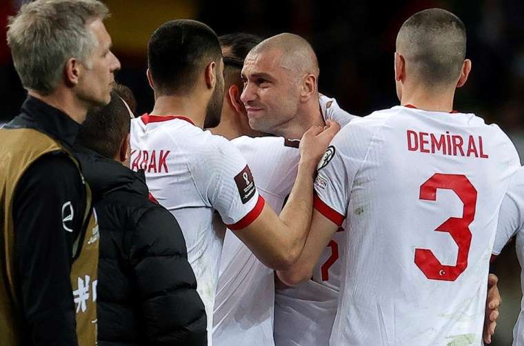 Burak Yılmaz, gözyaşlarını tutamadı 2