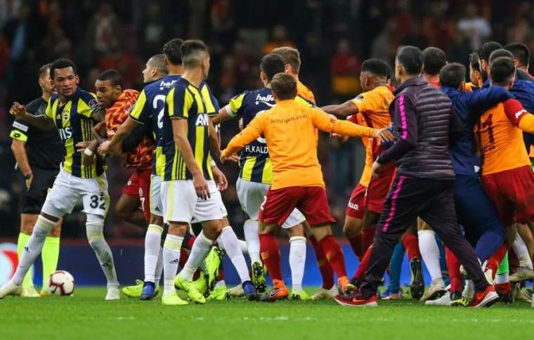 Fenerbahçe Galatasaray derbisi tarihinin unutulmaz olayları 12