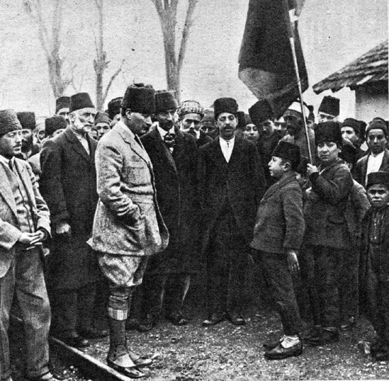 Mustafa Kemal Atatürk: Çocuklar geleceğimizin güvencesi, yaşama sevincimizdir 26