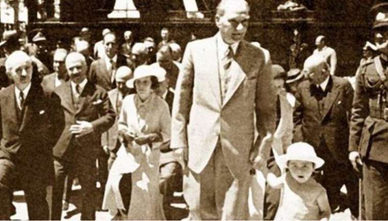 Mustafa Kemal Atatürk: Çocuklar geleceğimizin güvencesi, yaşama sevincimizdir 11