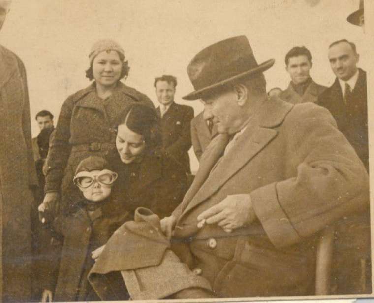 Mustafa Kemal Atatürk: Çocuklar geleceğimizin güvencesi, yaşama sevincimizdir 34