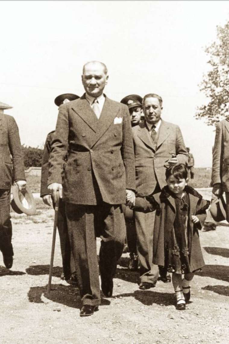 Mustafa Kemal Atatürk: Çocuklar geleceğimizin güvencesi, yaşama sevincimizdir 3