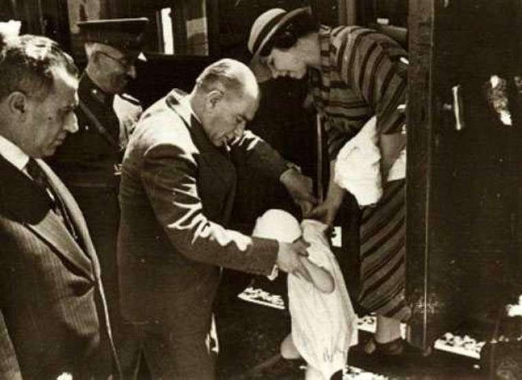 Mustafa Kemal Atatürk: Çocuklar geleceğimizin güvencesi, yaşama sevincimizdir 4