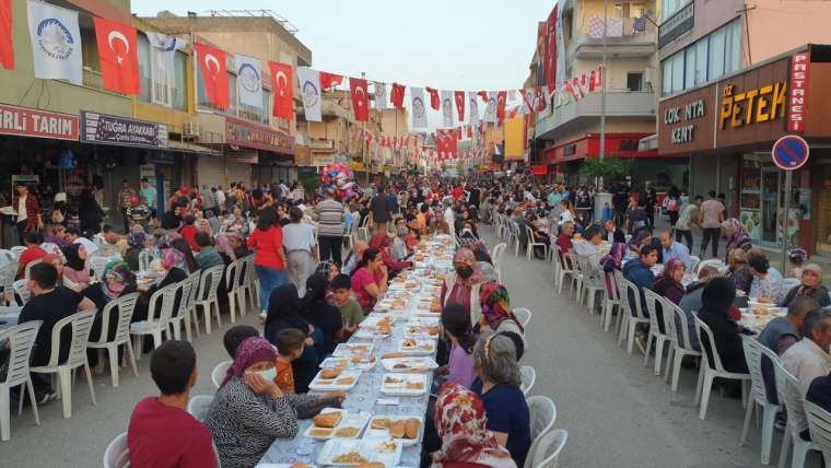 MHP Kadirli Belediyesi'nden 15 bin kişilik sokak iftarı 1