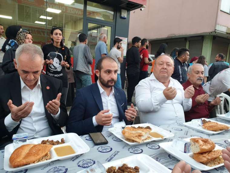 MHP Kadirli Belediyesi'nden 15 bin kişilik sokak iftarı 3