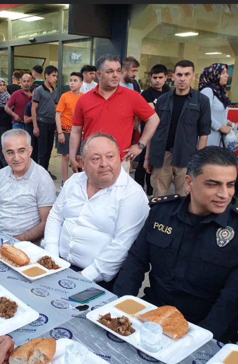 MHP Kadirli Belediyesi'nden 15 bin kişilik sokak iftarı 2