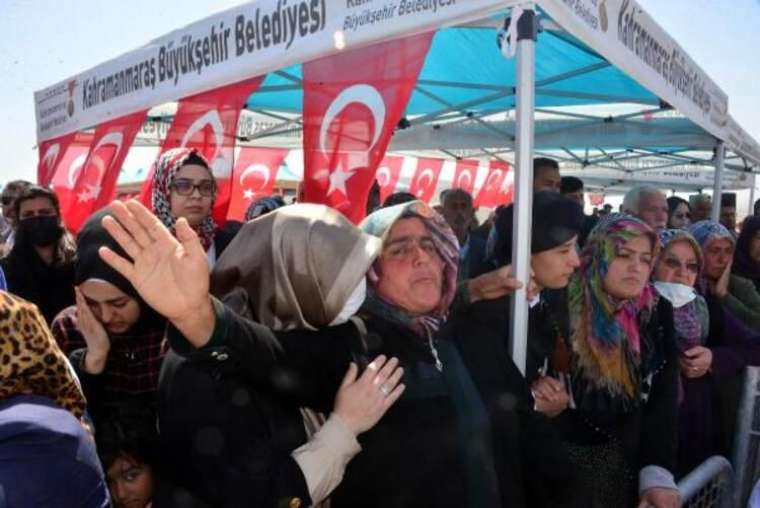 Pençe-Kilit operasyonu şehidi, gözyaşlarıyla toprağa verildi 17