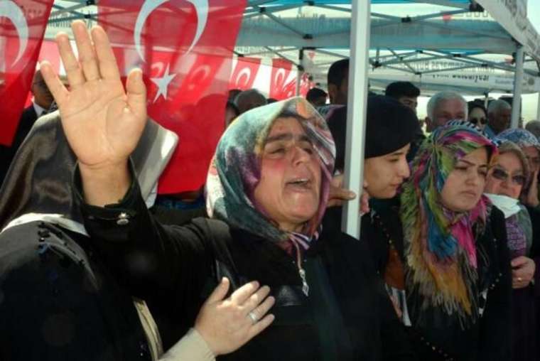 Pençe-Kilit operasyonu şehidi, gözyaşlarıyla toprağa verildi 4