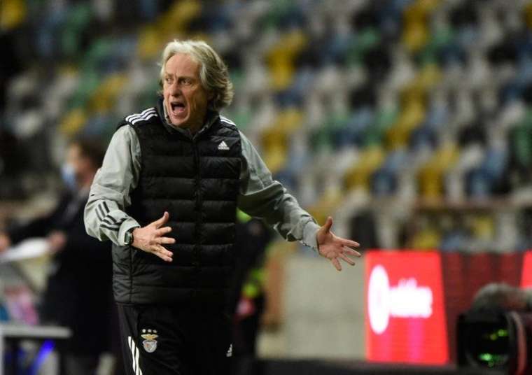 Jorge Jesus'un Fenerbahçe'ye getireceği isimler belli oldu 8