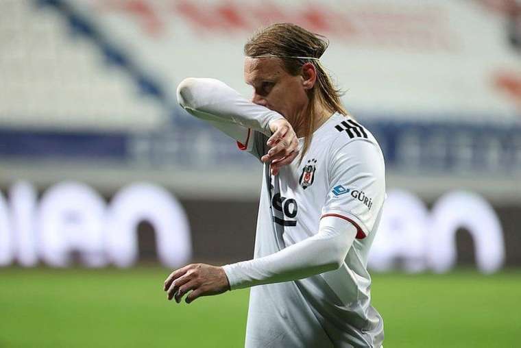 Valerien Ismael kararını verdi! Beşiktaş'ta yıldız isim ayrılabilir 8