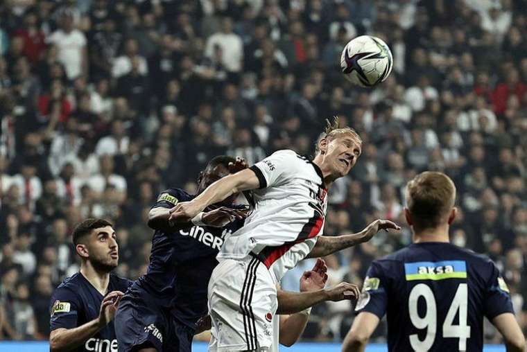 Valerien Ismael kararını verdi! Beşiktaş'ta yıldız isim ayrılabilir 6