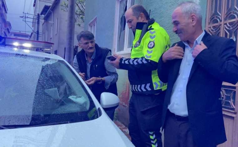 Cezayı yiyince polise sarılan alkollü sürücü kahkahaya boğdu 1