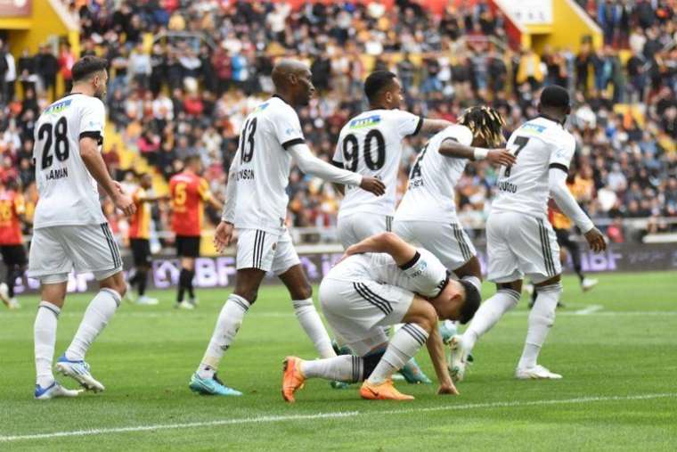 Beşiktaş yeni golcüsünü buldu! Michy Batshuayi’nin yerine gol makinesi geliyor… 8