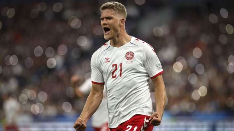 Andreas Cornelius tarih yazdı! Tam 20 yıl sonra... 4