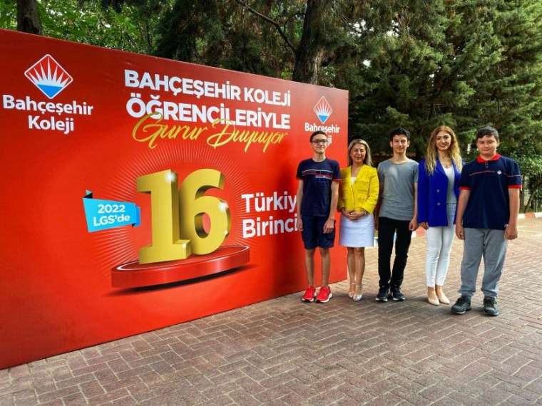 2022-LGS’de 16 Türkiye Birincisi Bahçeşehir Kolejinden 3