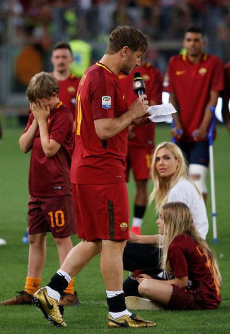 Totti, aldatılma hikayesini tüm detayları ile anlattı: Hem o adam varmış, hem de başkaları... 6