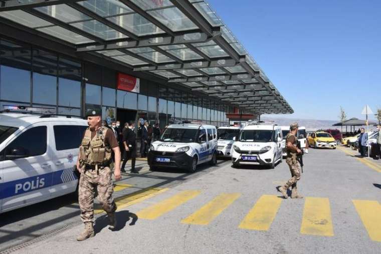 Baba ve oğulları pompalı tüfekle dehşet saçtı! Ortalık kan gölüne döndü... 3