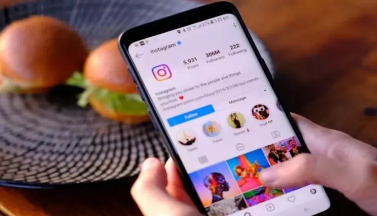 Instagram üzerinden en çok para kazanan ünlüler belli oldu: Bir paylaşımları servet değerinde! 1