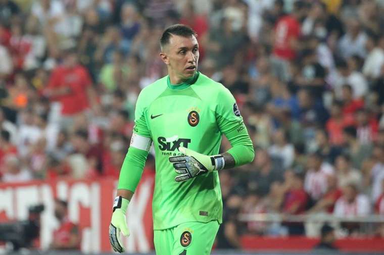 Galatasaray, Muslera'nın alternatifini buldu 3