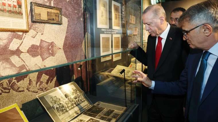 "Şut ve Gol: Türk Futbol Tarihi Sergisi" Cumhurbaşkanlığı Külliyesi'nde açıldı 9