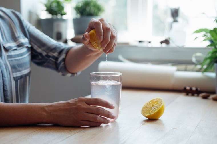 Soğuk algınlığı ve gribin çaresi bu besinde! Her sabah içtiğinizde antibiyotik kadar etkili 5