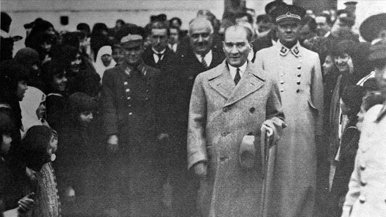 Atatürk'ün ölmeden önce Dolmabahçe personeline verdiği talimat tüyleri diken diken etti 5