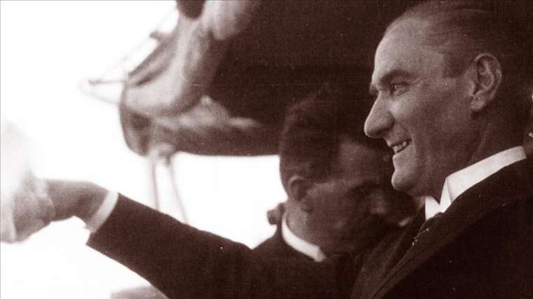 Atatürk'ün ölmeden önce Dolmabahçe personeline verdiği talimat tüyleri diken diken etti 6