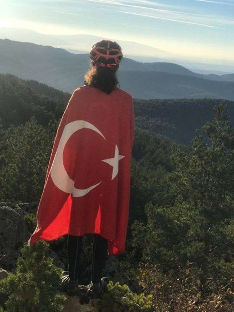 Hain, kalleş teröre inat Türk bayrakları! İşte en etkileyici ve en güzellerinden örnekler... 9