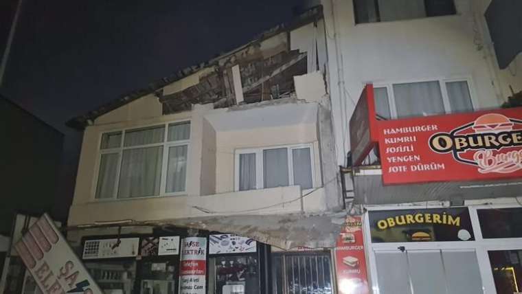 Düzce'deki depremden tüm fotoğraflar 15