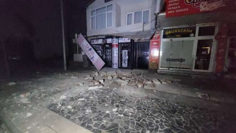 Düzce'deki depremden tüm fotoğraflar 16