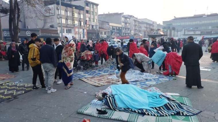 Düzce'deki depremden tüm fotoğraflar 42