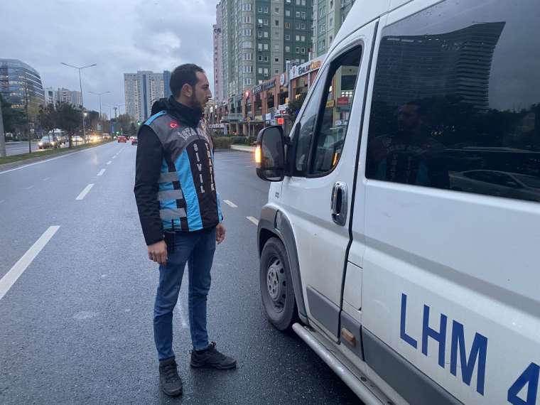 Bu nasıl servis şoförü! Ceza yedi akıllanmak yerine bakın ne yaptı 3