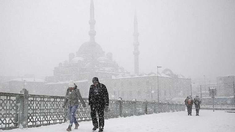 İstanbullular merakla bekliyor! Kar yağışıyla ilgili tarih geldi 3