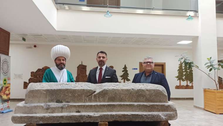 Oğlunun sanılan mezar taşı Nasreddin Hoca’ya ait çıktı 5