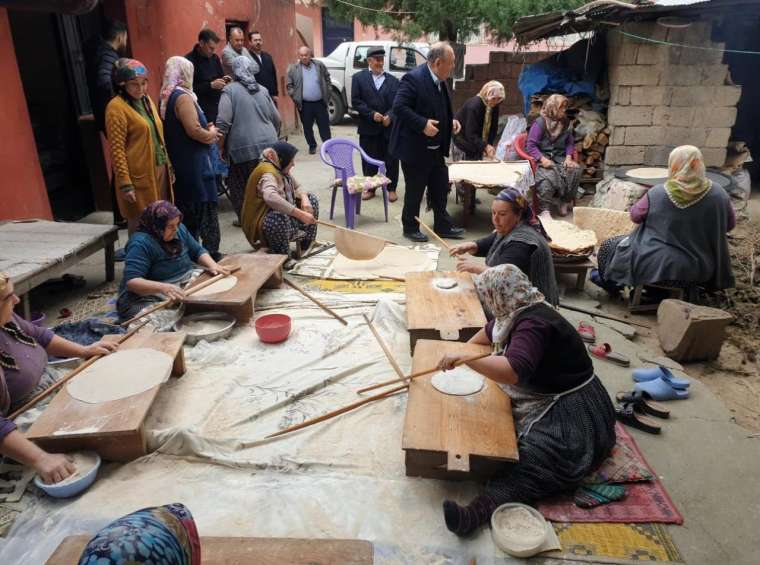 'Kadirli'de kapı kapı Cumhur İttifakı'nı anlatıyoruz' 1