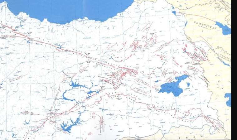 İşte en net Türkiye deprem haritası ve 6 bölgedeki diri fay hatları 3