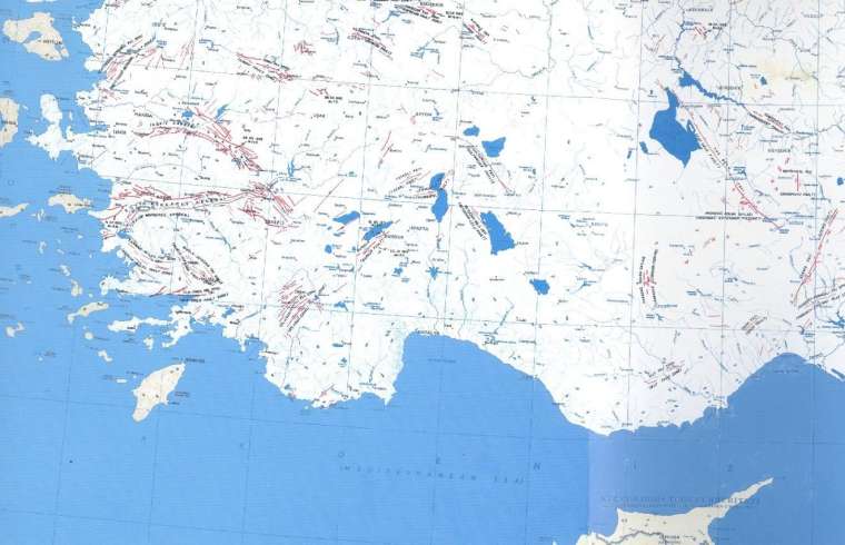 İşte en net Türkiye deprem haritası ve 6 bölgedeki diri fay hatları 2