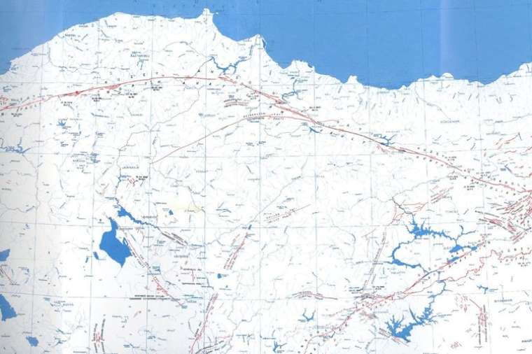 İşte en net Türkiye deprem haritası ve 6 bölgedeki diri fay hatları 4